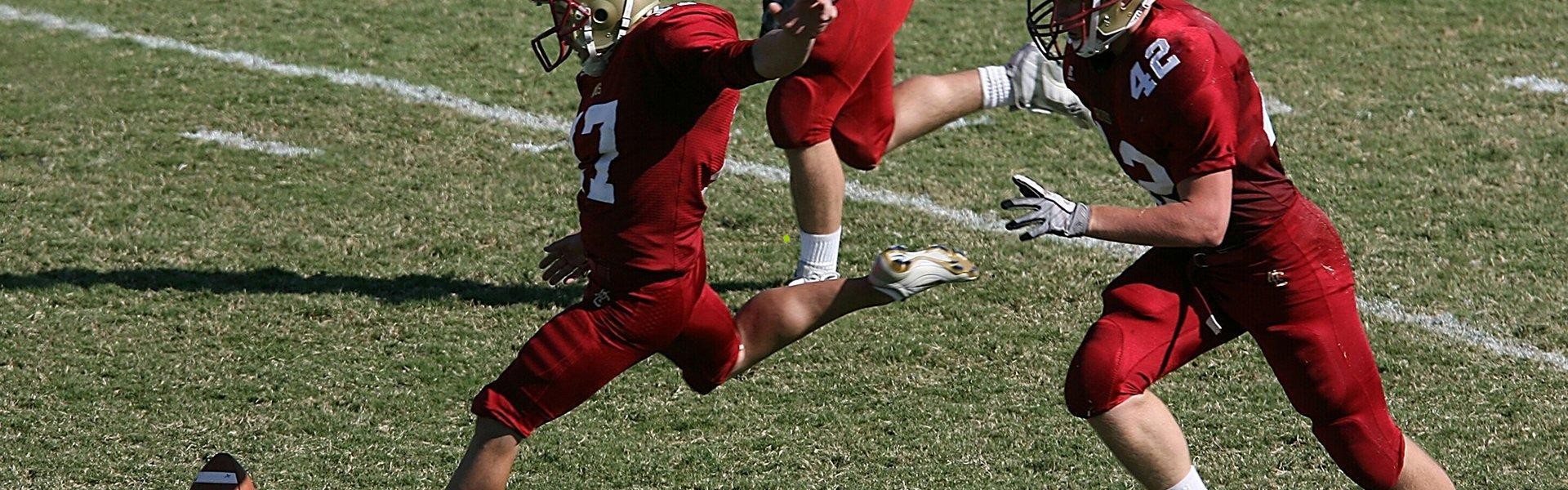 爱游戏-国足伤病动态，明天右胫骨内踝骨折赛季报销，韦世豪复出训练提振锋线