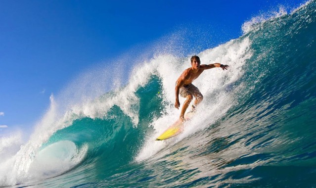 爱游戏：瓦科复刻传奇壮举！中超时隔十一载再现连场帽子戏法神迹