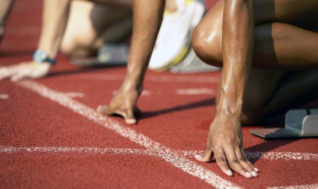 爱游戏-2025-26赛季欧冠小组赛抽签揭晓，皇马曼城上演巅峰对决 巴萨巴黎再续恩怨