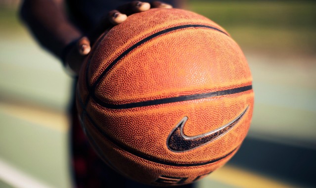 【AYX SPORTS】C罗赛后温情承诺，战袍已属他人，家中珍藏赠予索博斯洛伊